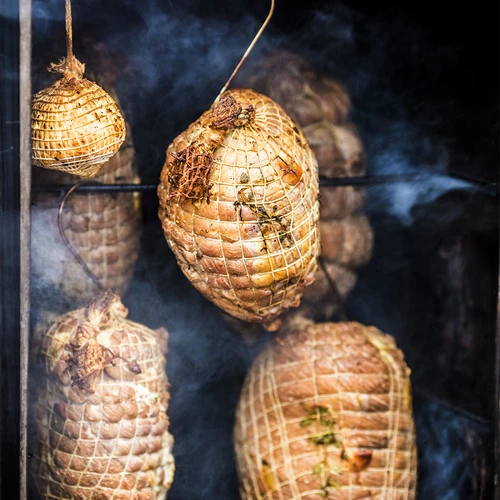 Zrębki do wędzenia/grillowania, buk, 450 g, kl. 2 - 11 ['zrębki wędzarnicze', ' zrębki do wędzenia', ' zrębki do grilla', ' zrębki do grillowania', ' dym wędzarniczy', ' zrębki bukowe', ' zrębki do wędzenia mięs', ' zrębki uniwersalne', ' zrębki do wędzarni', ' zrębki do ryb', ' zrębki do drobiu', ' zrębki do wołowiny', ' zrębki do wieprzowiny', ' zrębki do jagnięciny', ' zrębki do dziczyzny', ' zrębki drobne', ' zrębki do podajnika automatycznego']