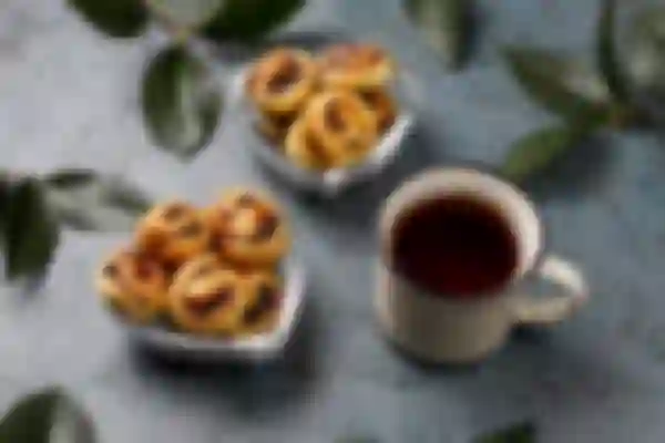 Drożdżowe ślimaczki z wiśniami